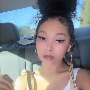 Meet your Posher, Ailah